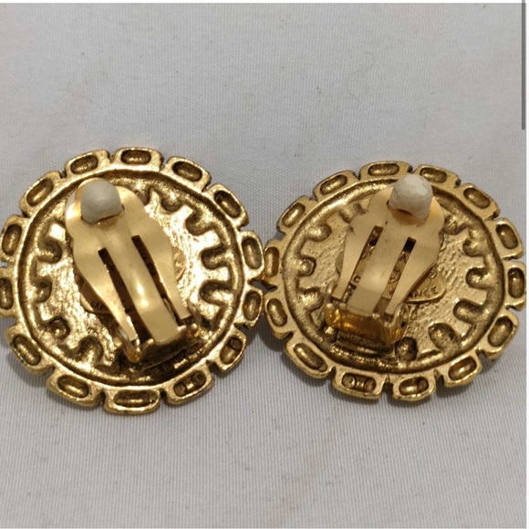 Chanel Gild Interweaved Gold and Pearl Earrings - Picture 6 of 9